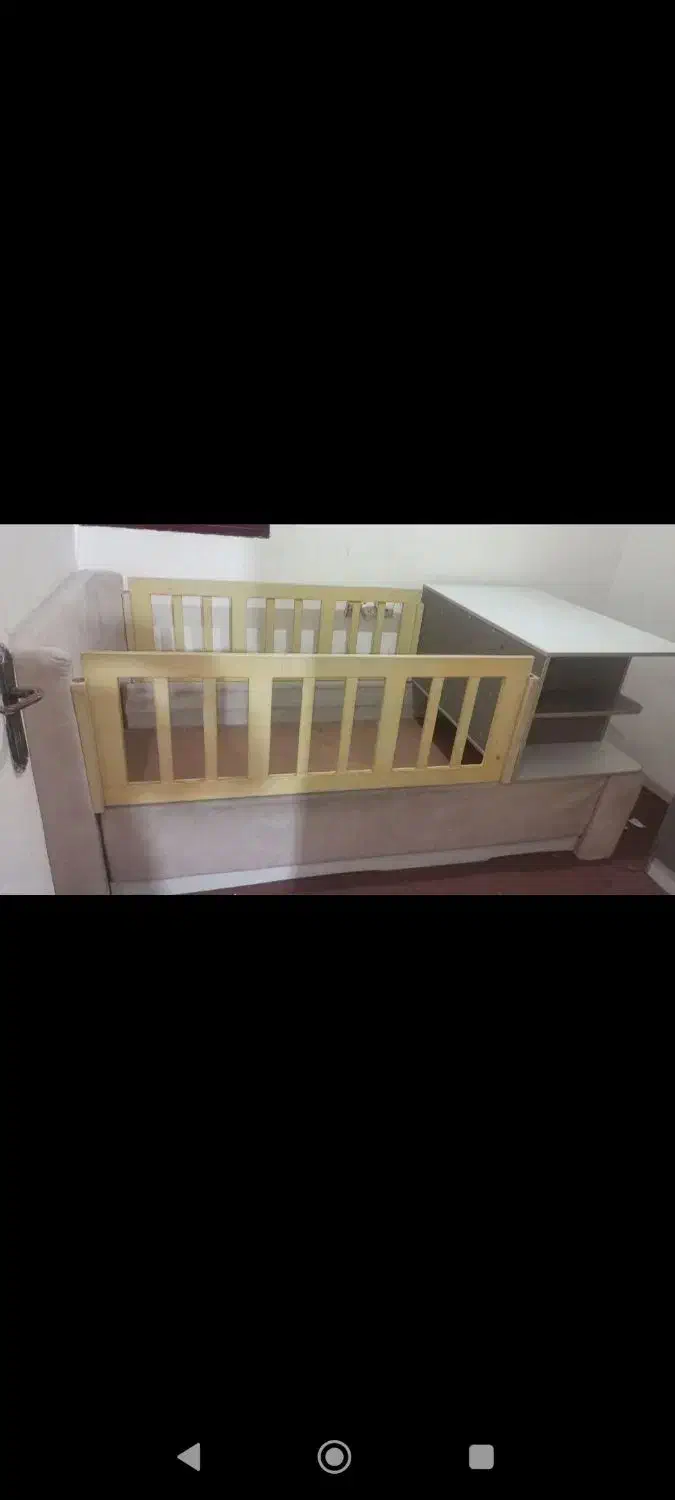 تخت وکمد دست ساز و بسیار محکم .|تخت و سرویس خواب|رشت, کوی قدس|دیوار