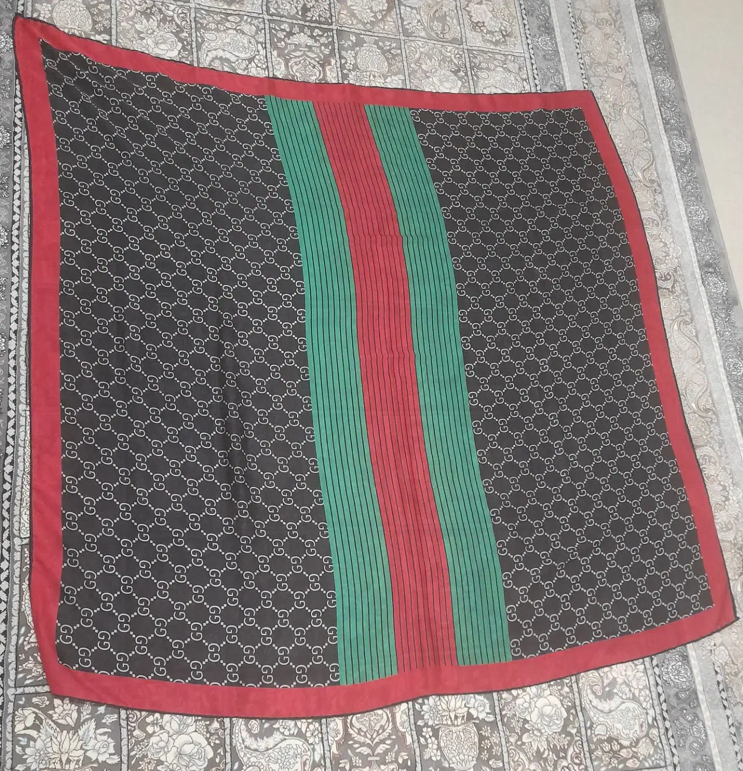 روسری  و فرش جنس خوب نو|لباس|شاهین‌شهر, عطار|دیوار