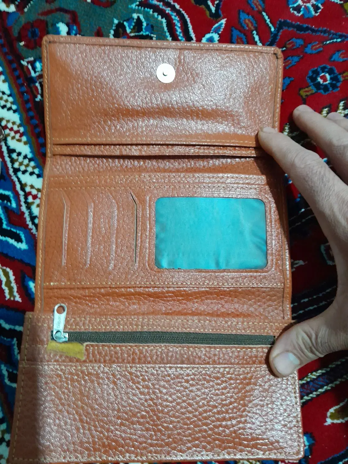 کیف چرم|کیف، کفش، کمربند|دوگنبدان, |دیوار
