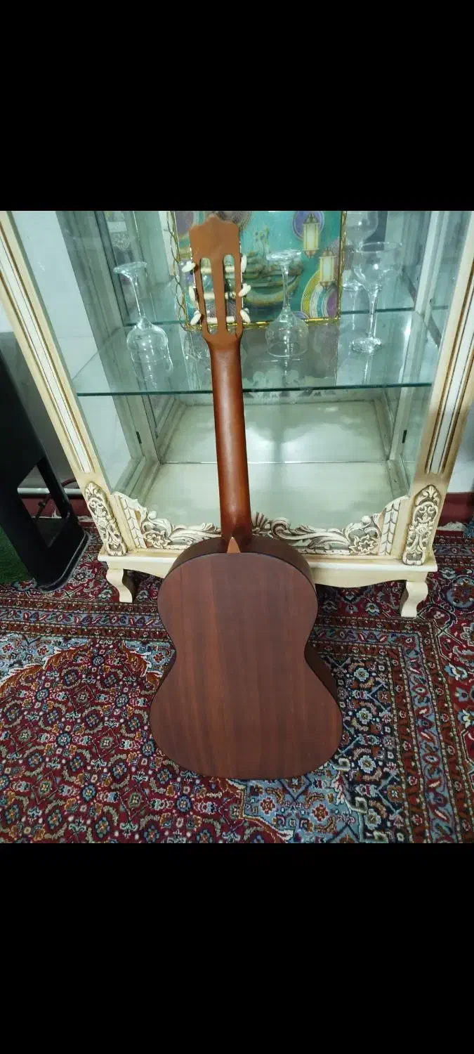 گیتار کلاسیک M2 درحد|گیتار، بیس، امپلیفایر|قلعه نو, |دیوار