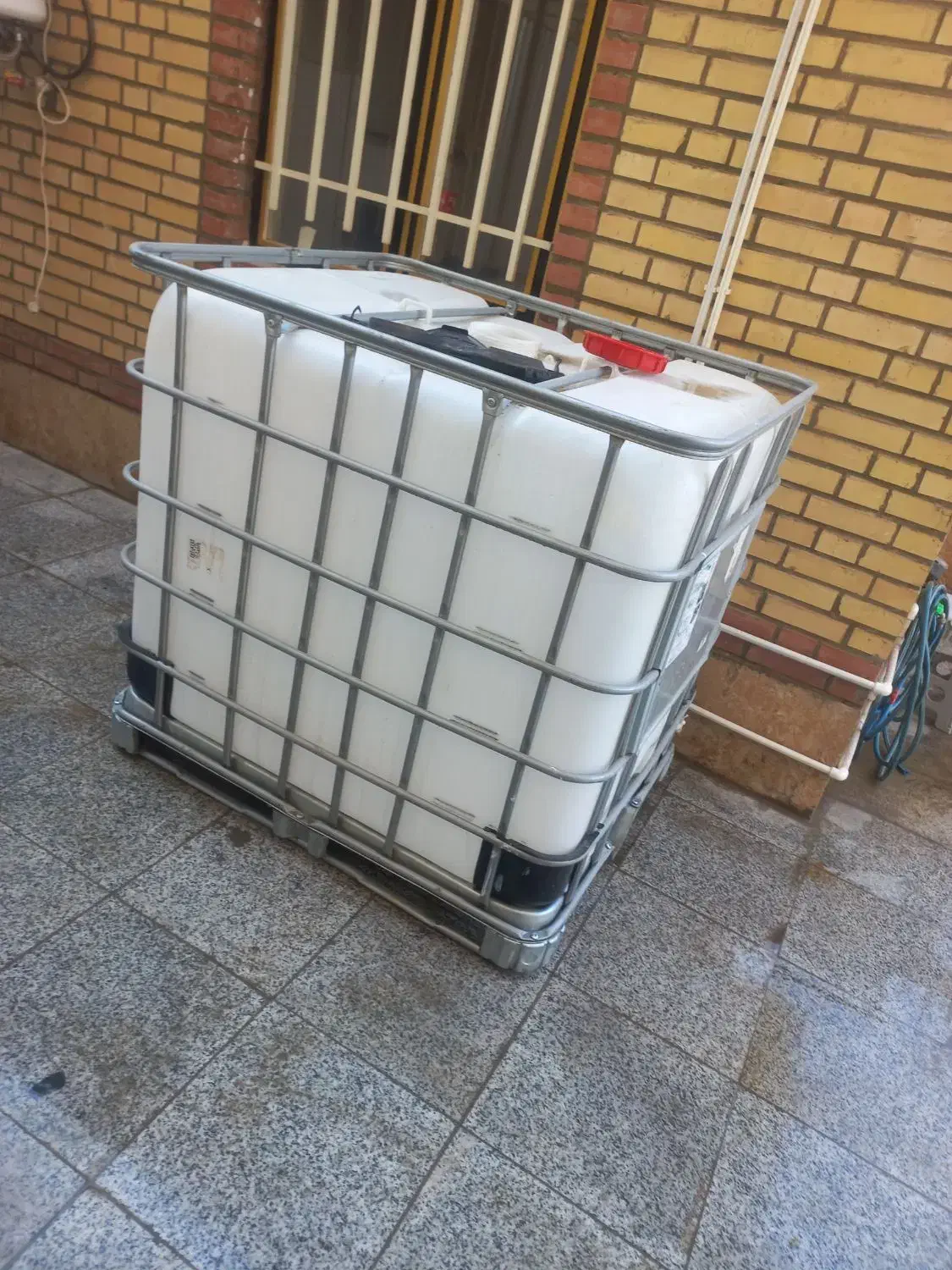 گالن|ظروف نگهدارنده، پلاستیکی، یک‌بارمصرف|قرچک, شهرک صنعتی قرچک|دیوار