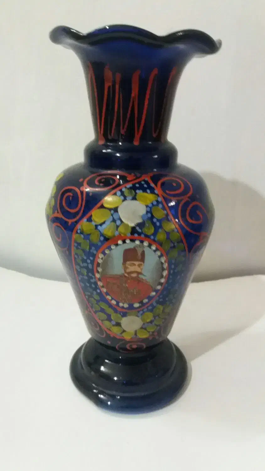 گلدان قدیمی|کلکسیون اشیاء عتیقه|ملایر, |دیوار