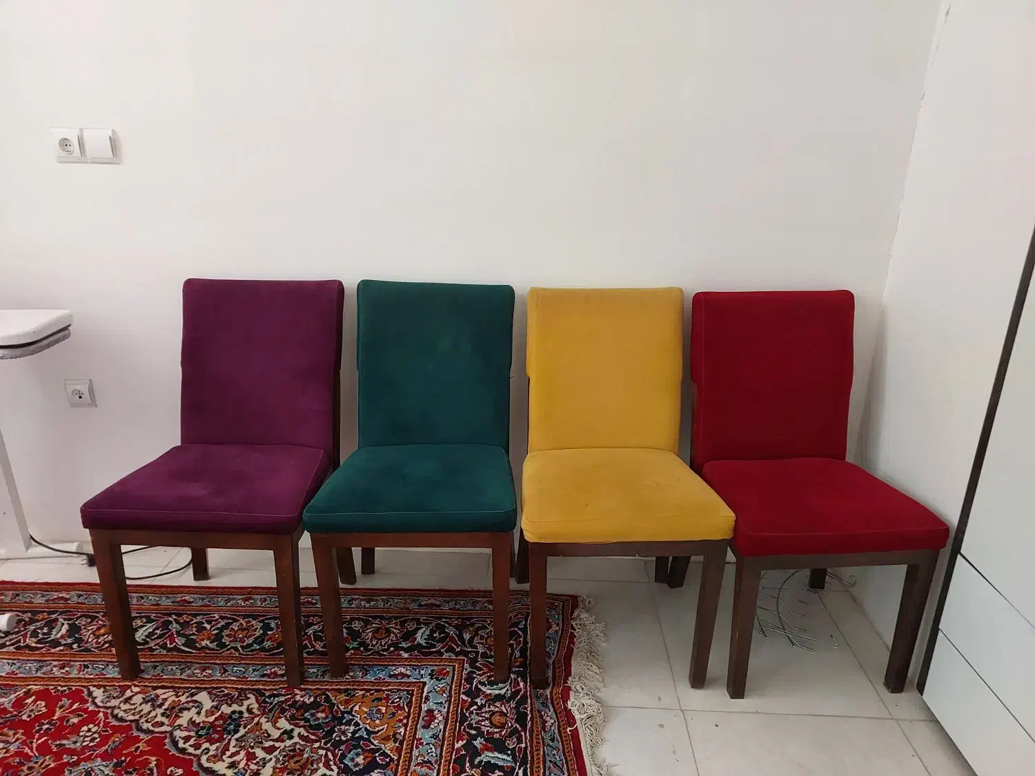 صندلی|میز و صندلی غذاخوری|شهرکرد, |دیوار