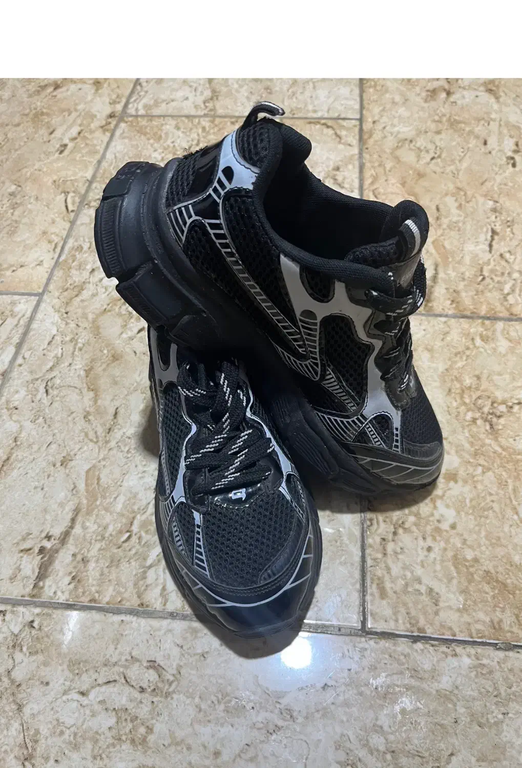 کفش کتونی|کیف، کفش، کمربند|ورامین, ورامین|دیوار