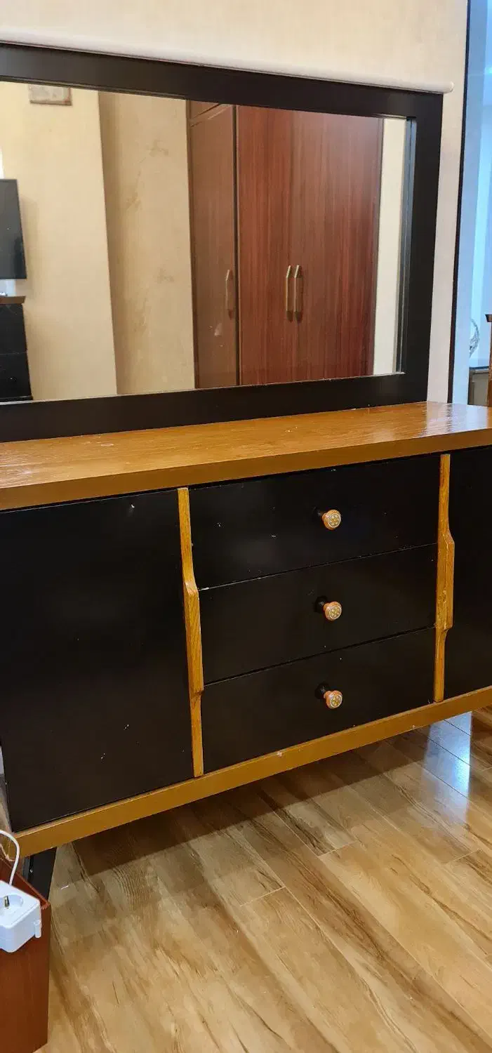 میز آرایش|بوفه، ویترین، کنسول|تهران, ولنجک|دیوار