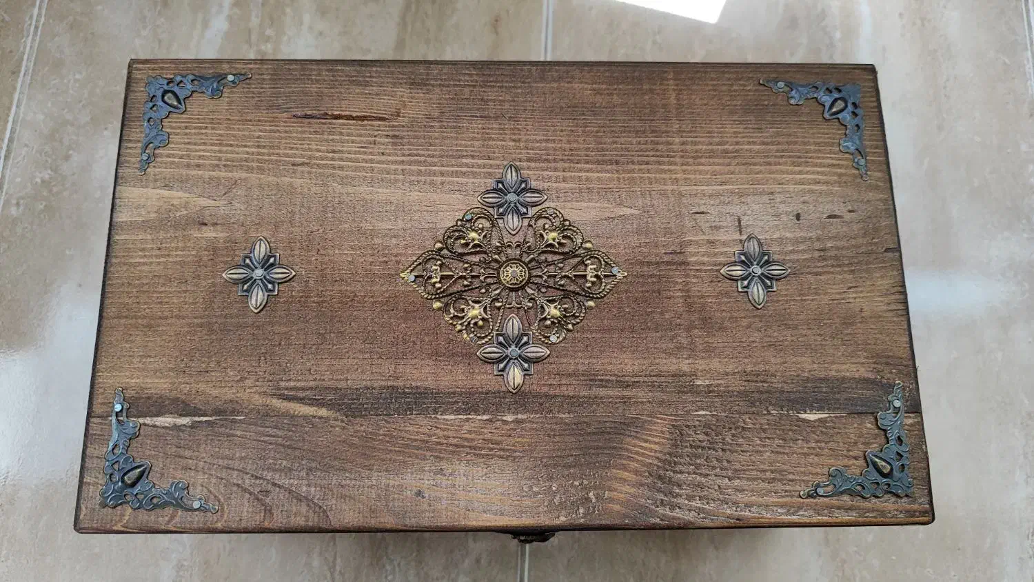 صندوقچه تزیینی مناسب یلدایی برای عروس|صنایع دستی و سایر لوازم تزئینی|قمصر, |دیوار