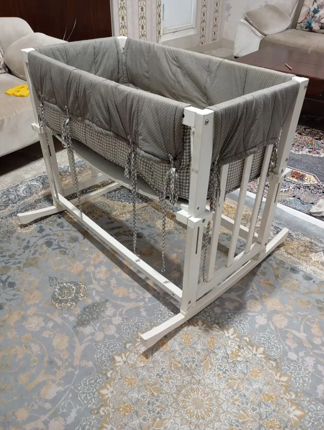 گهواره نوزاد|تخت و صندلی بچه|مشکین‌دشت, |دیوار