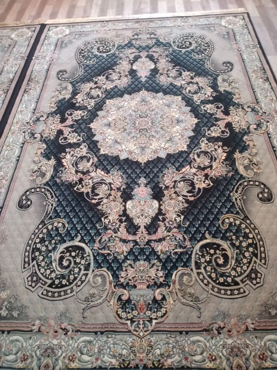 ۴ تخته فرش ۲×۳|فرش|خوی, |دیوار