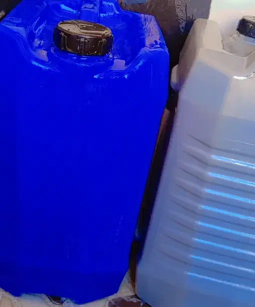 حراج گالن 20 لیتری فروش فوری|ظروف نگهدارنده، پلاستیکی، یک‌بارمصرف|خاش, |دیوار