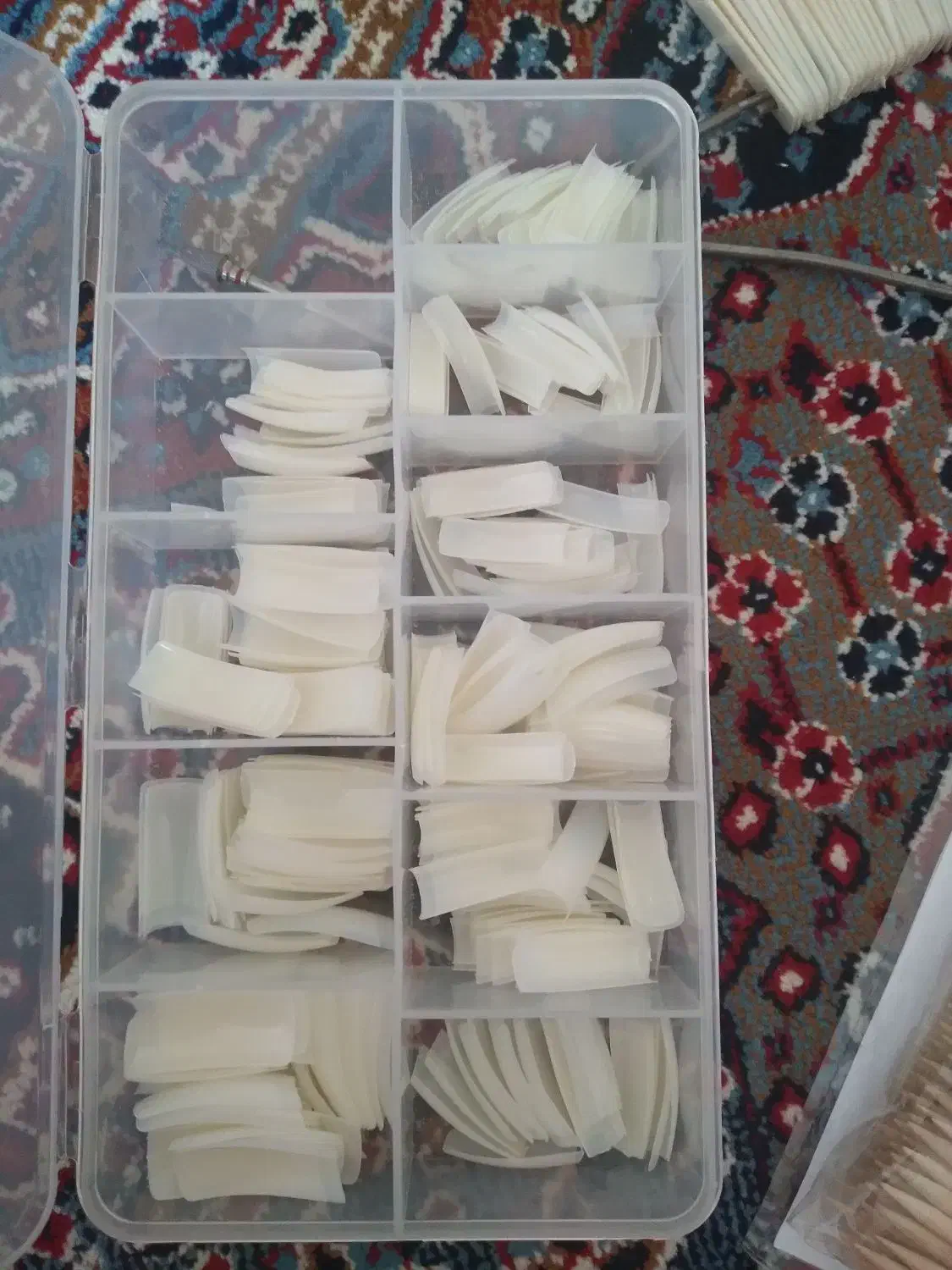 وسایل کاشت ناخن|آرایشگاه و سالن‌های زیبایی|زنجان, |دیوار