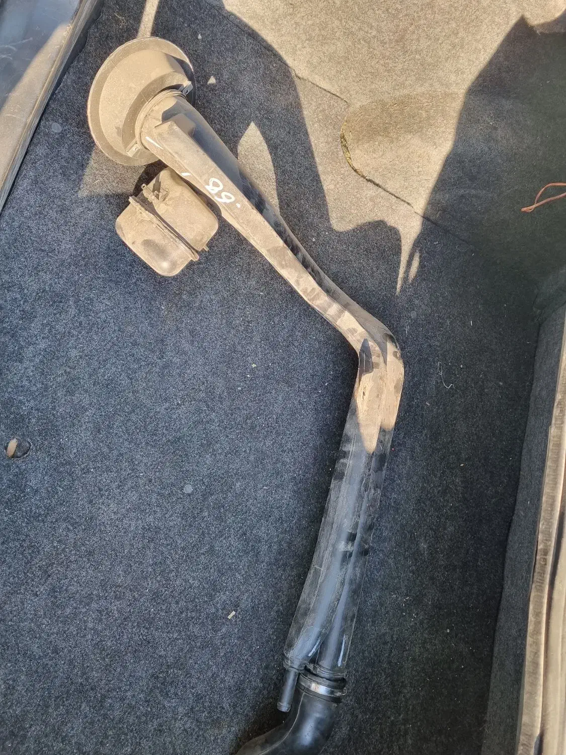 لوله گلویی باک بنزین پژو 405 قدیم|قطعات یدکی و لوازم جانبی|کهنوج, |دیوار