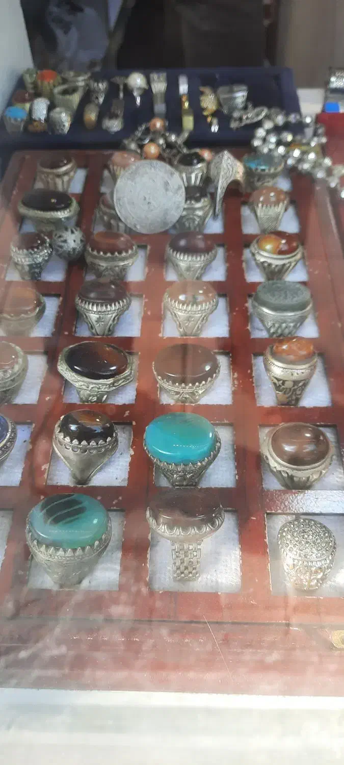 خرید و فروش وسایل قدیمی|کلکسیون اشیاء عتیقه|رشت, سعدی (تختی)|دیوار