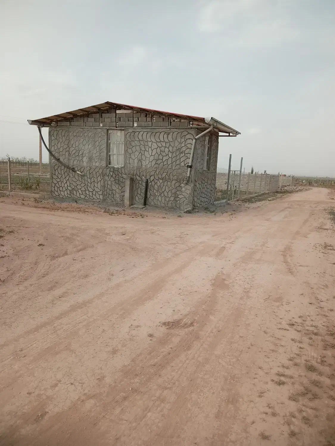 زمین باغی ۲۵۰و۵۰۰و۱۰۰۰ متری روستای محمدیه|فروش زمین و ملک کلنگی|اراک, |دیوار