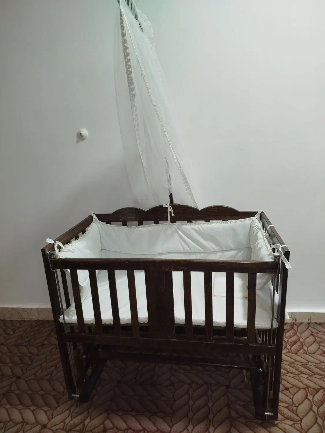 گهواره|تخت و صندلی بچه|اردبیل, |دیوار