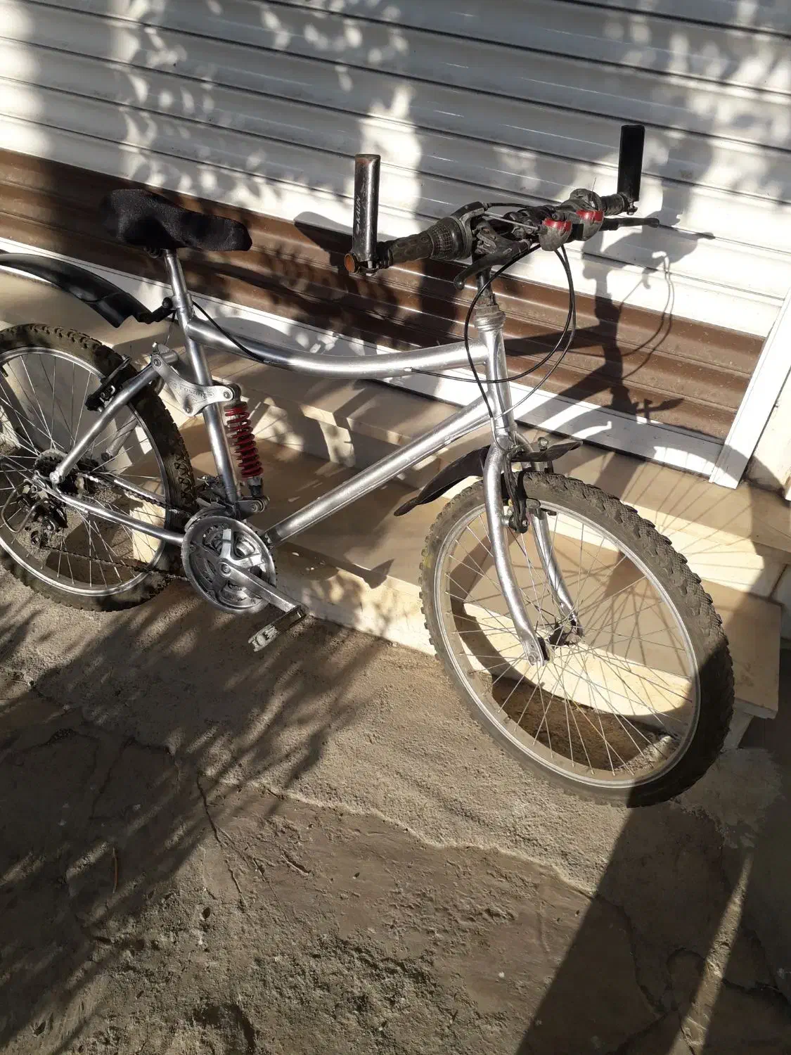 دوچرخه ۲۶ دنده  دار و  کمک دار|دوچرخه، اسکیت، اسکوتر|سنندج, |دیوار