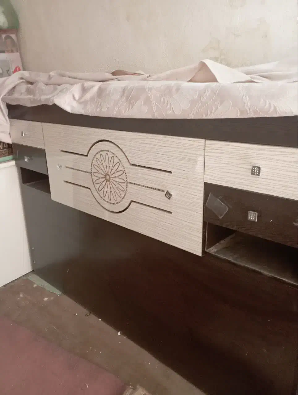 تخت خواب دو نفره|تخت و سرویس خواب|اصفهان, شاهد|دیوار