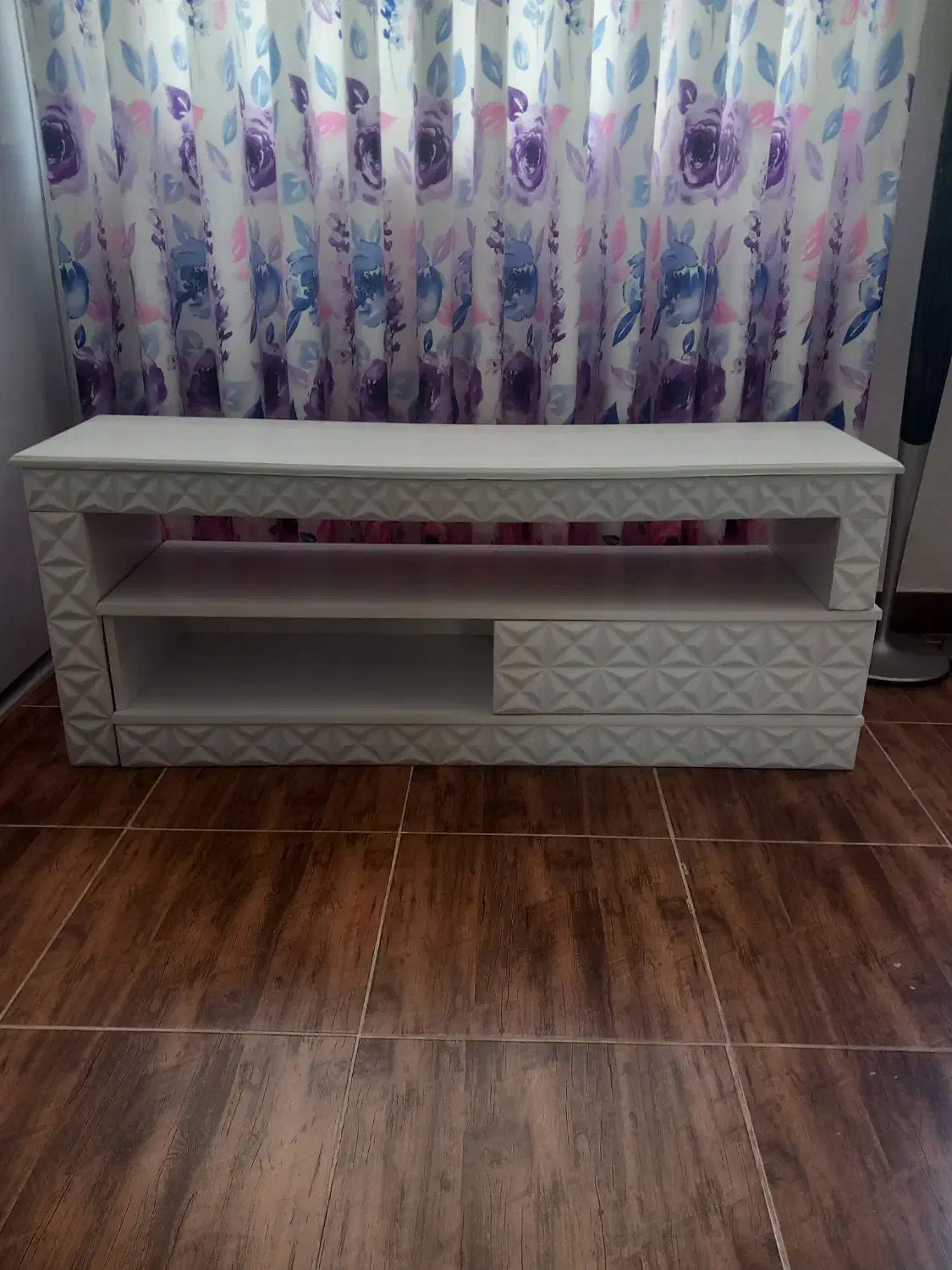 میزتلویزیون درحدنو سالم|میز تلویزیون|بندر انزلی, لیچارگی حسن رود|دیوار