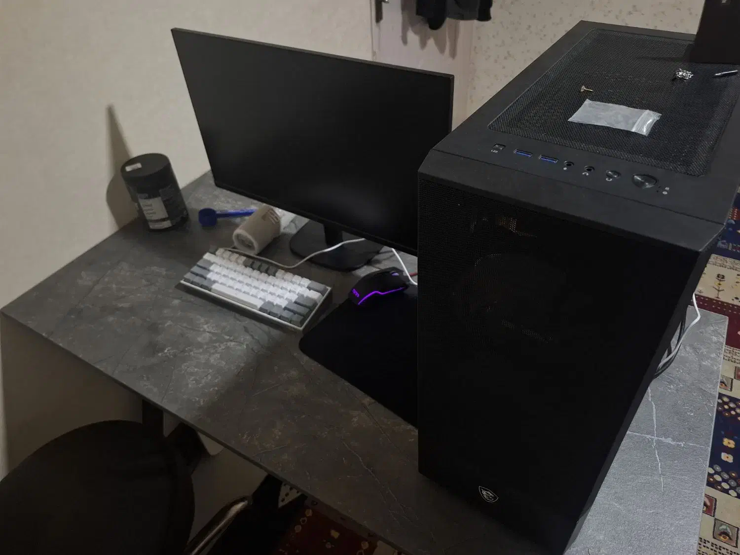 کیس گیمینگ و مانیتور|رایانه رومیزی|شیراز, ریشمک|دیوار
