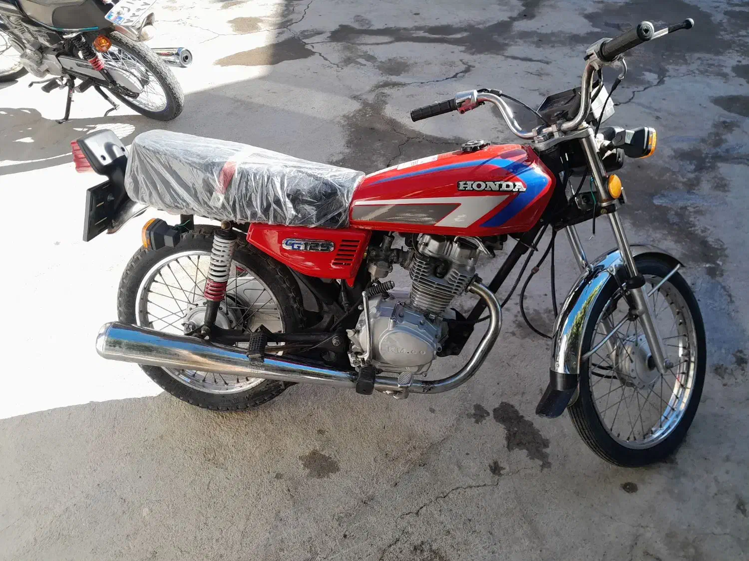 متور ۱۲۵|موتورسیکلت|صحنه, |دیوار