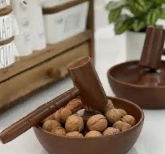 ضرف گردوشکن به همراه چکش طرح چوب|ظروف پختوپز|ساری, |دیوار