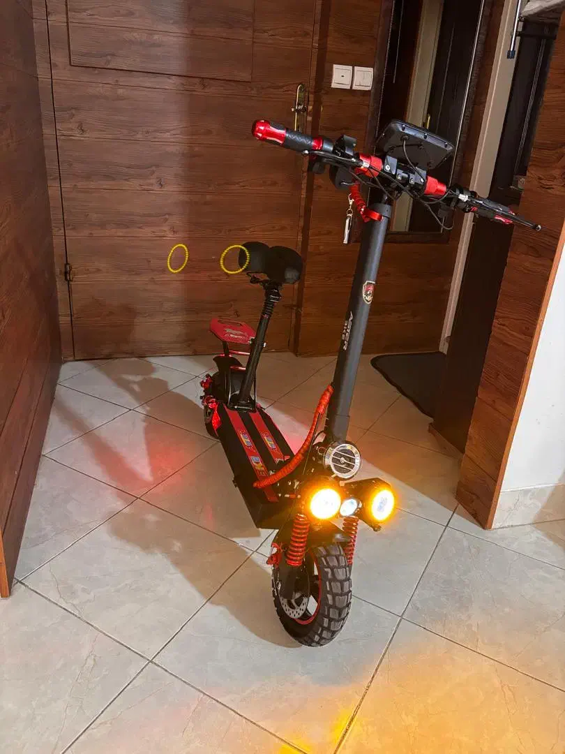 اسکوتر برقی|دوچرخه، اسکیت، اسکوتر|صدرا-فارس, فاز ۱|دیوار