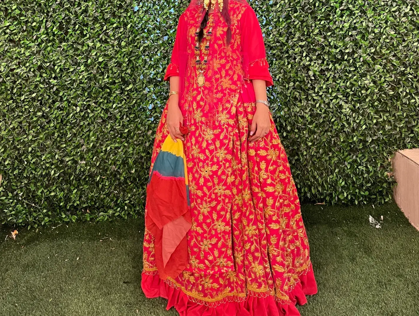 لباس محلی نو|لباس|صدرا-فارس, فاز ۱|دیوار