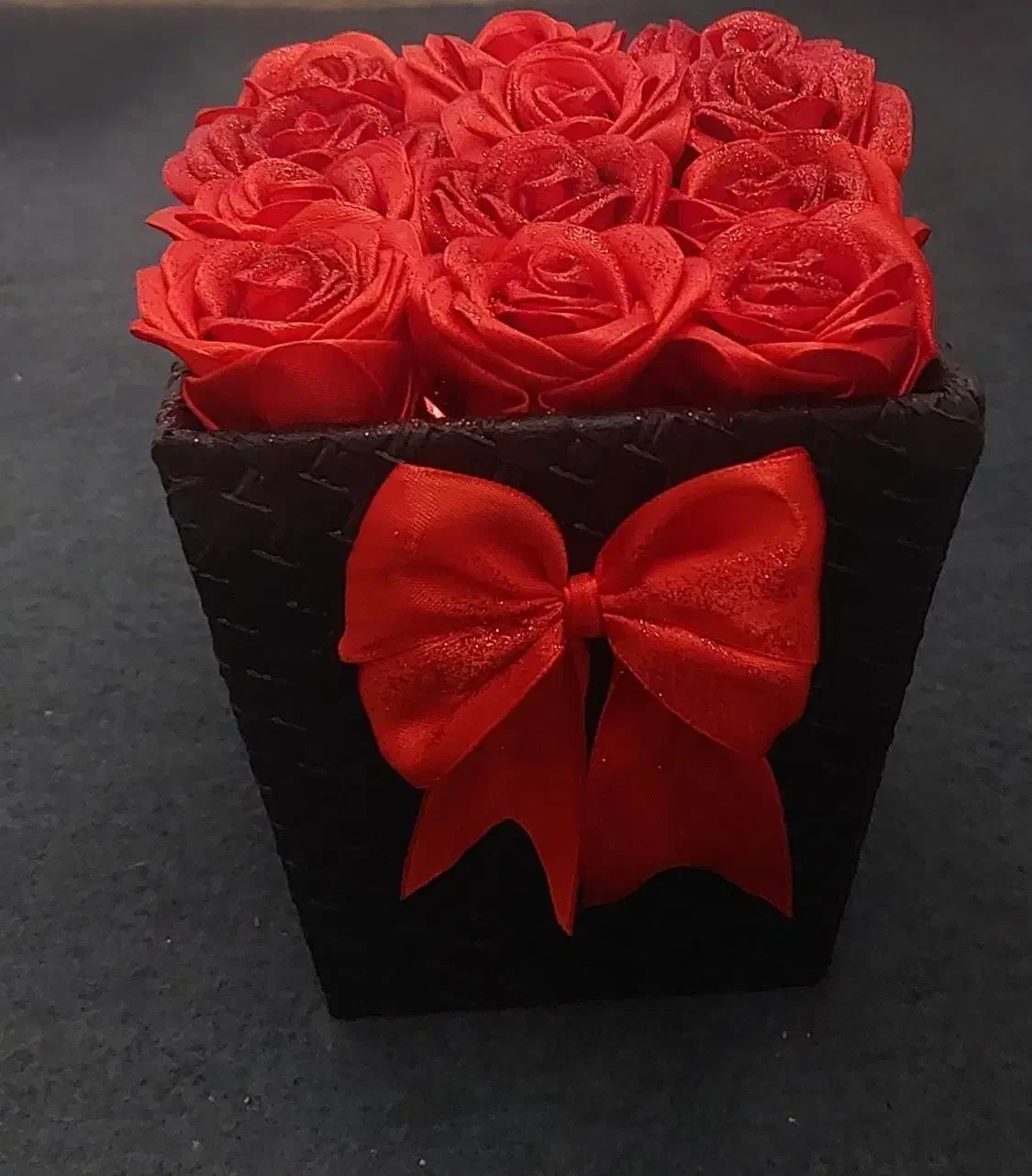 گل هدیه برای هر مناسبتی با رنگ دلخواه شما|گل مصنوعی|یاسوج, |دیوار