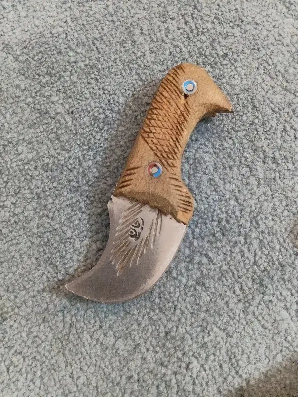 چاقو|کلکسیون اشیاء عتیقه|مشکین‌دشت, |دیوار