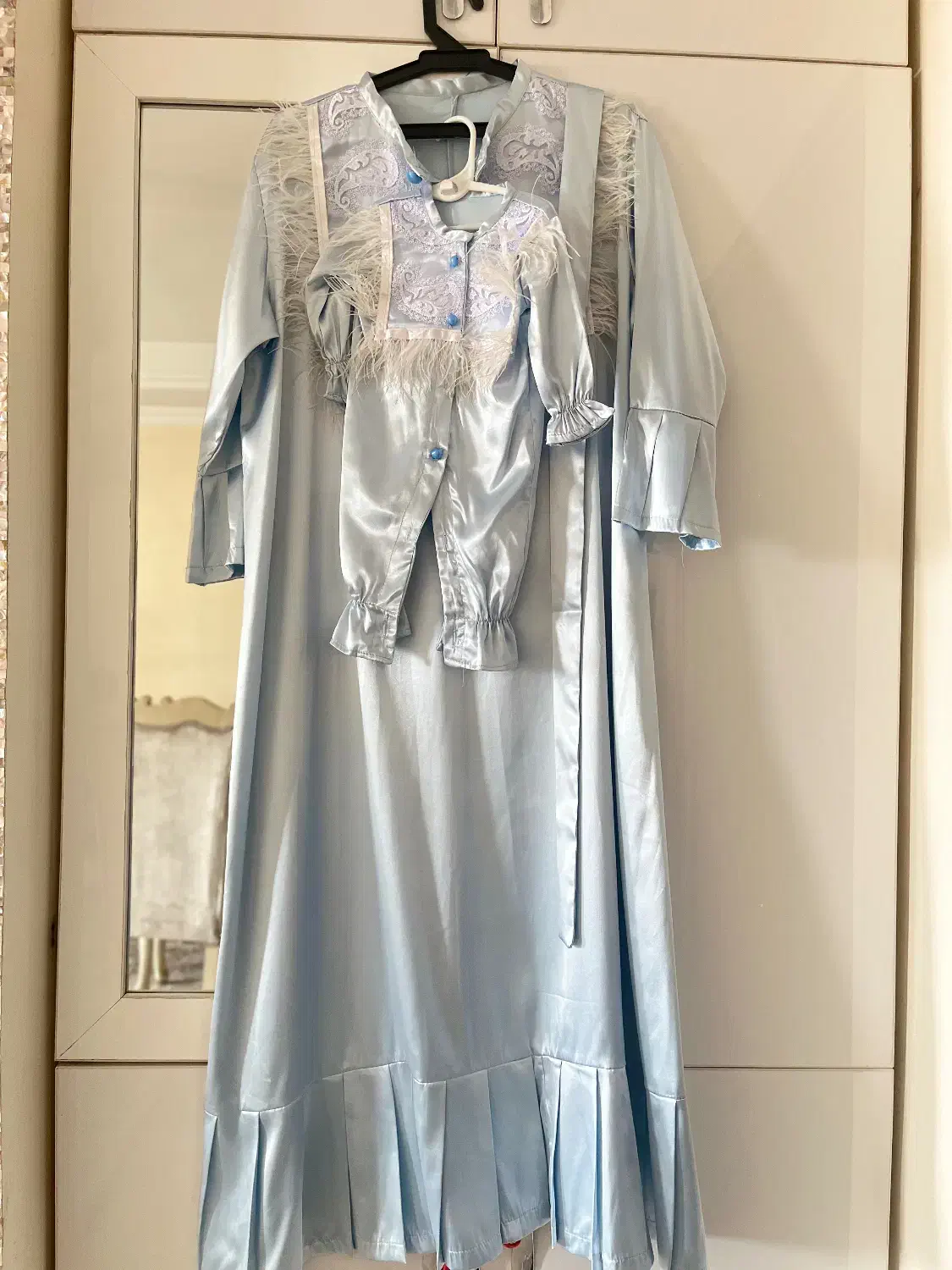 لباس مادر و نوزاد|لباس|رودهن, |دیوار