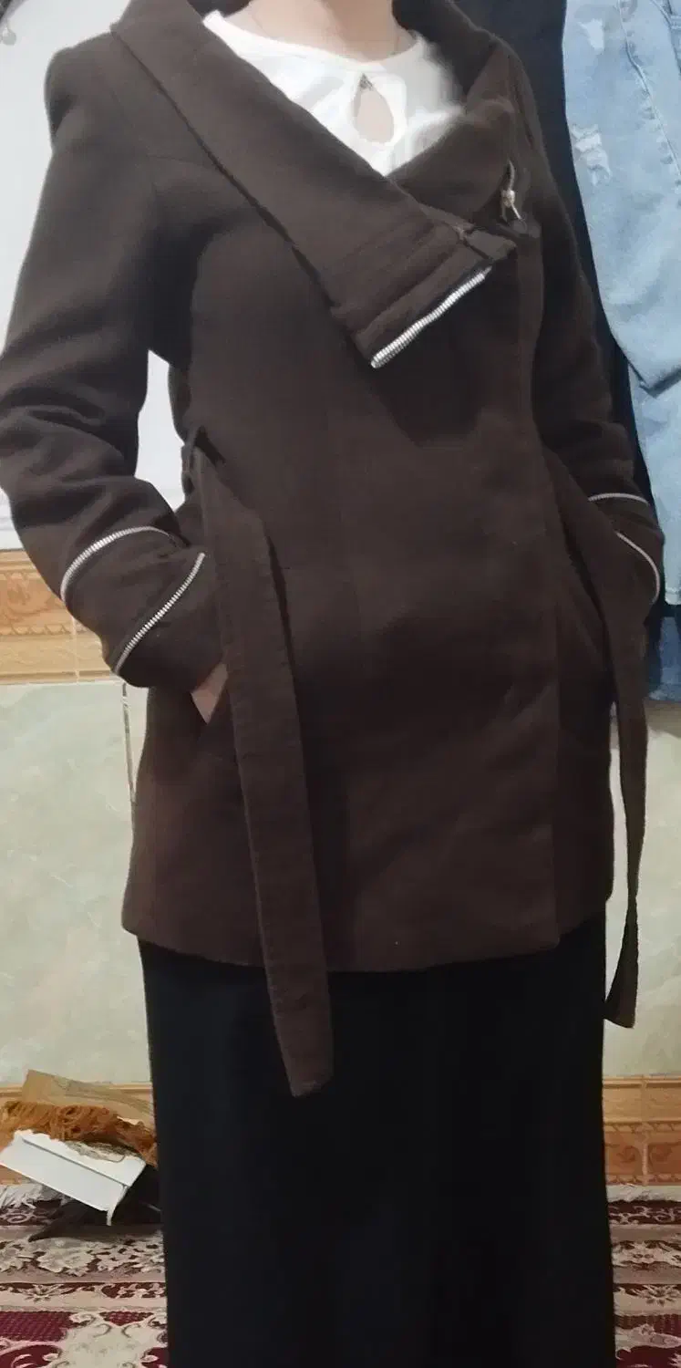 پالتو|لباس|یاسوج, |دیوار