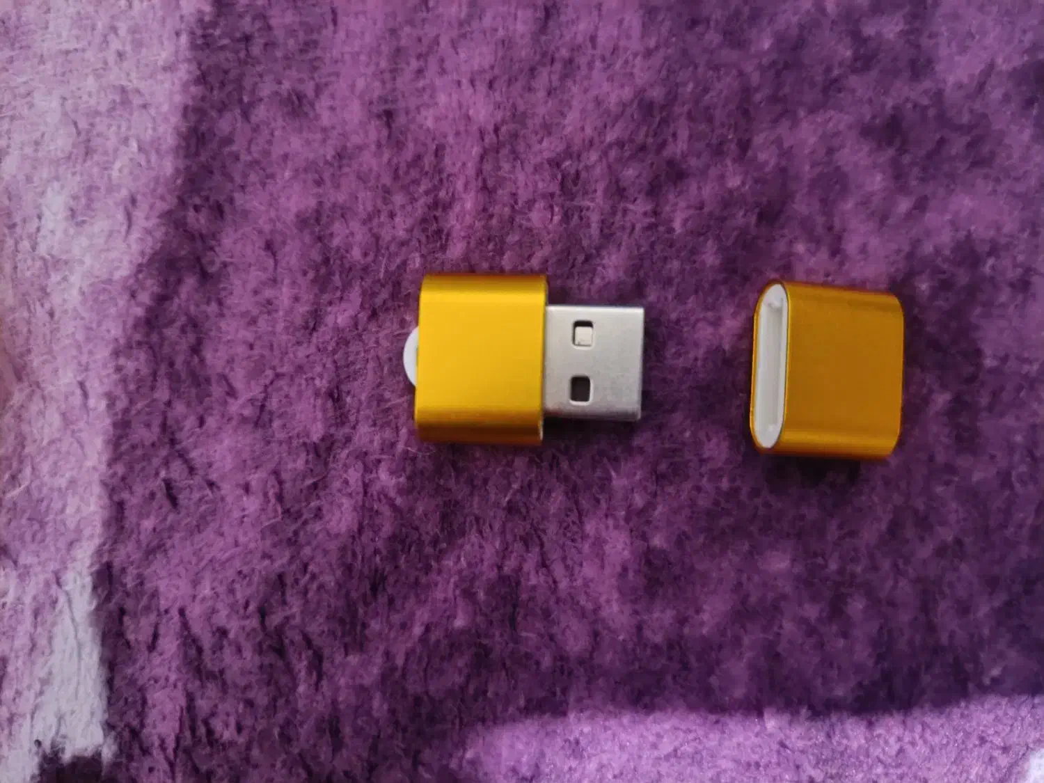 رم ریدر طلایی رنگ ، شیک و زیبا|قطعات و لوازم جانبی رایانه|میاندوآب, |دیوار