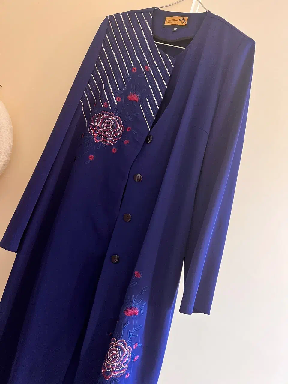 مانتوی رنگ کاربنی گلدوزی|لباس|مرند, |دیوار