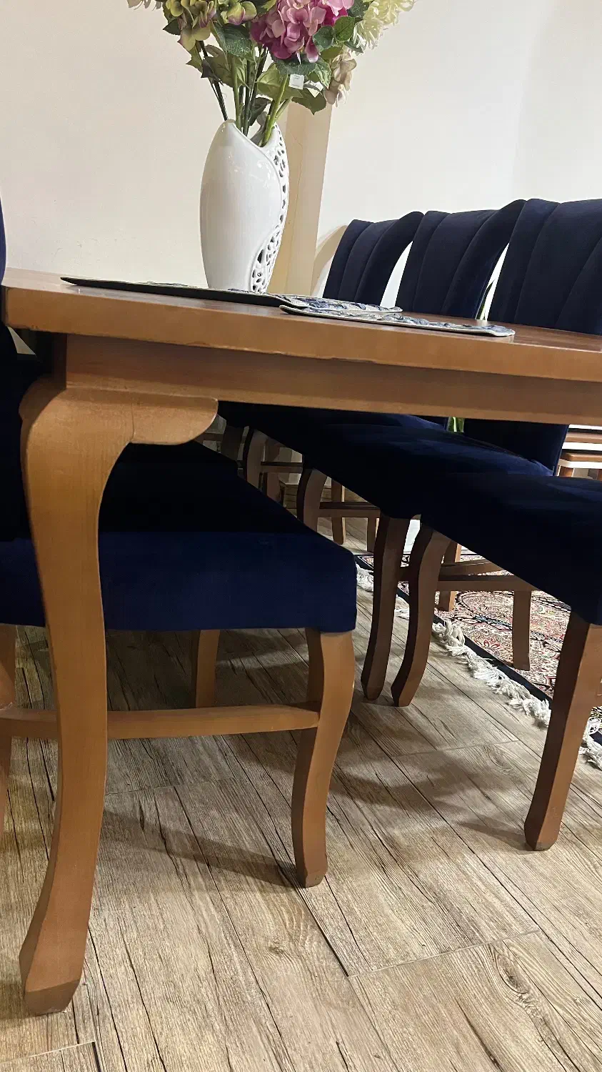 میز نهار خوری هشت نفره کاملا تمیز و زیبا|میز و صندلی غذاخوری|بندر انزلی, معلم|دیوار