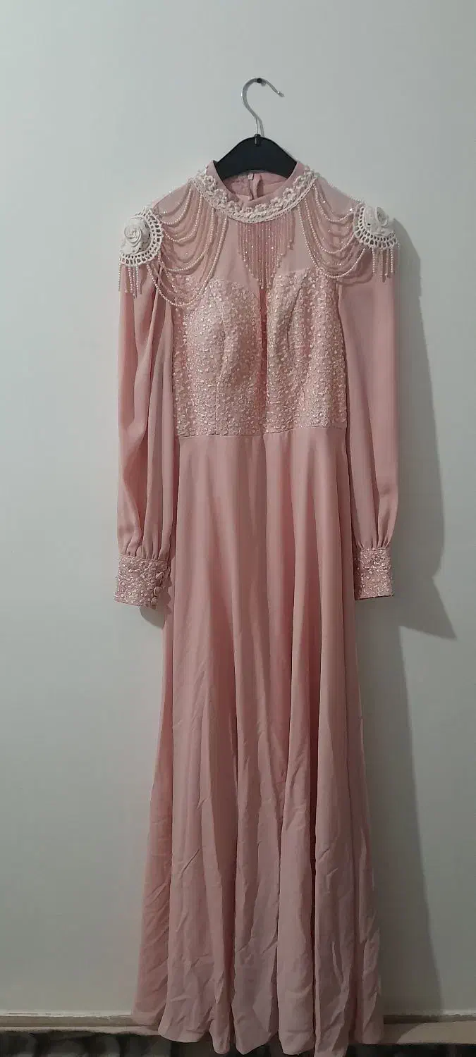 لباس مجلسی|لباس|اشتهارد, |دیوار