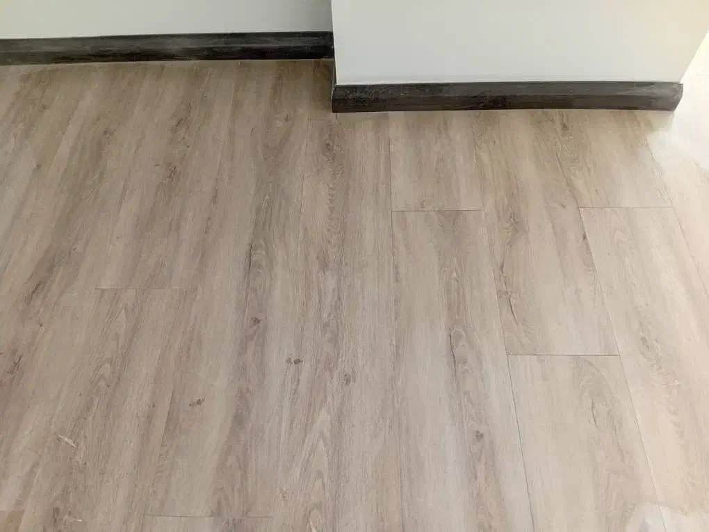 فروش انواع پارکت استوک در تنوع رنگ بندی ها|عمده‌فروشی|هشتگرد, هشتگرد قدیم|دیوار