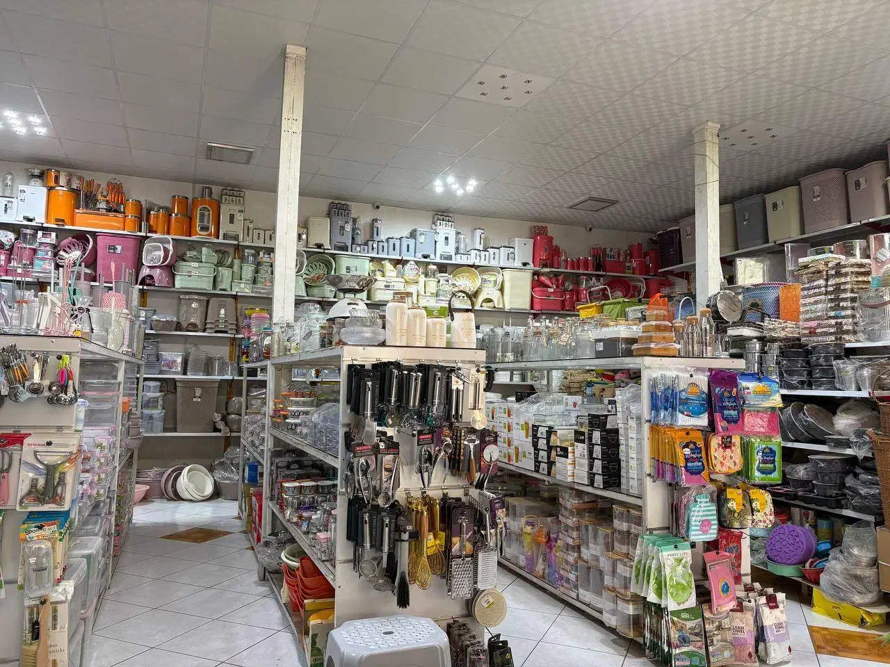 فروشنده خانوم|استخدام خدمات فروشگاه و رستوران|شیروان (خراسان), |دیوار