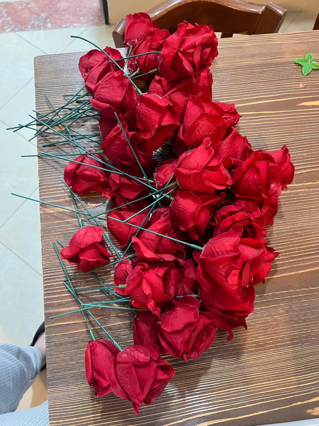 گل قرمز|گل مصنوعی|رشت, دیلمان|دیوار