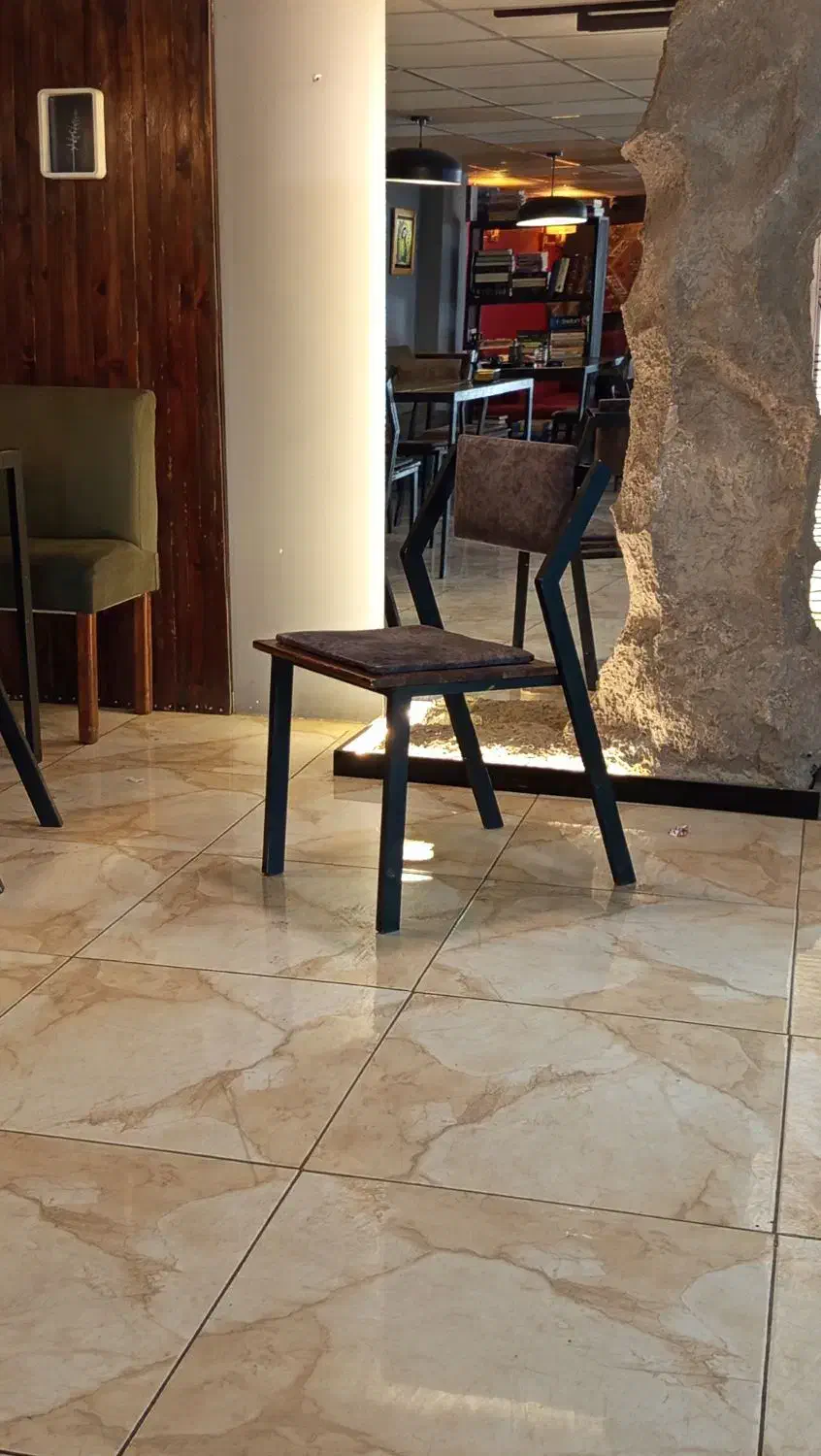 صندلی فلزی و چوبی با پارچه درجه یک|صندلی و نیمکت|ابهر, |دیوار