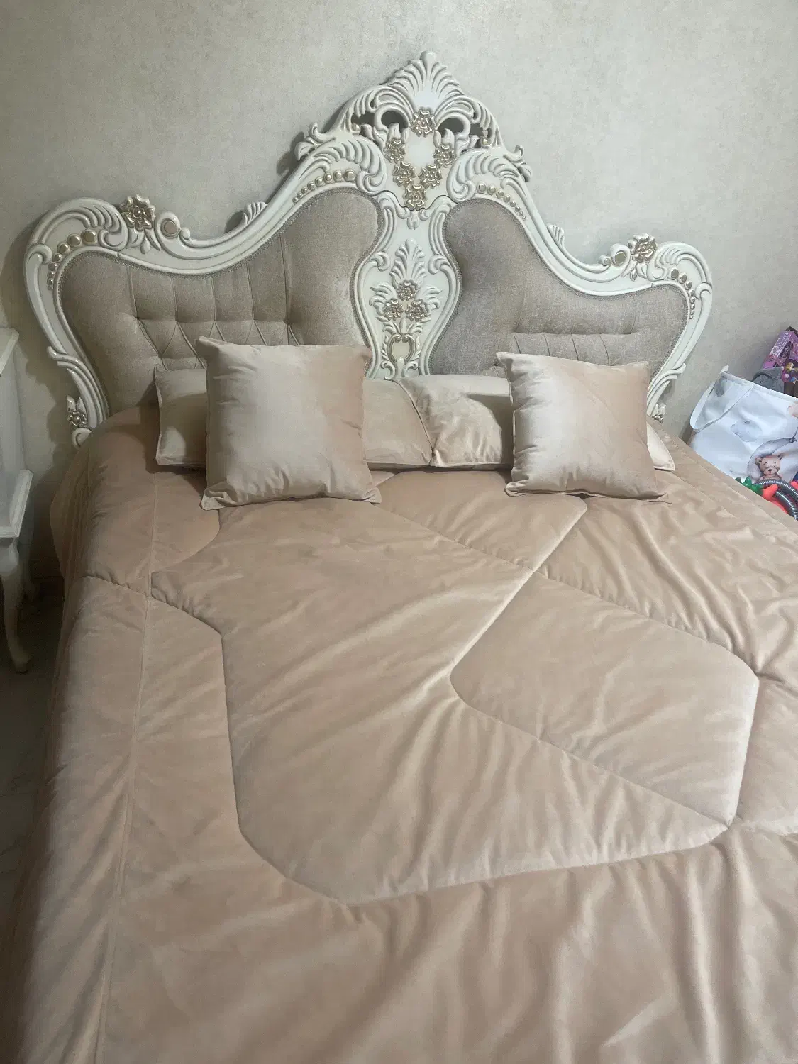 تخت سلطنتی و اینه دلاور|تخت و سرویس خواب|مشهد, نکاح|دیوار