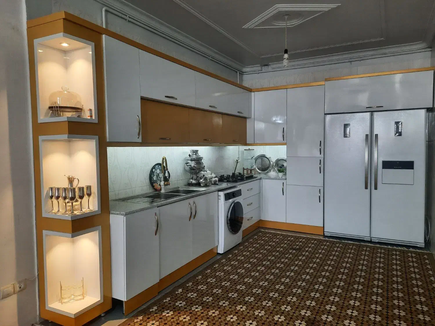 شاگرد جهت کار کابینت فلزی|استخدام صنعتی، فنی، مهندسی|کوهدشت, |دیوار