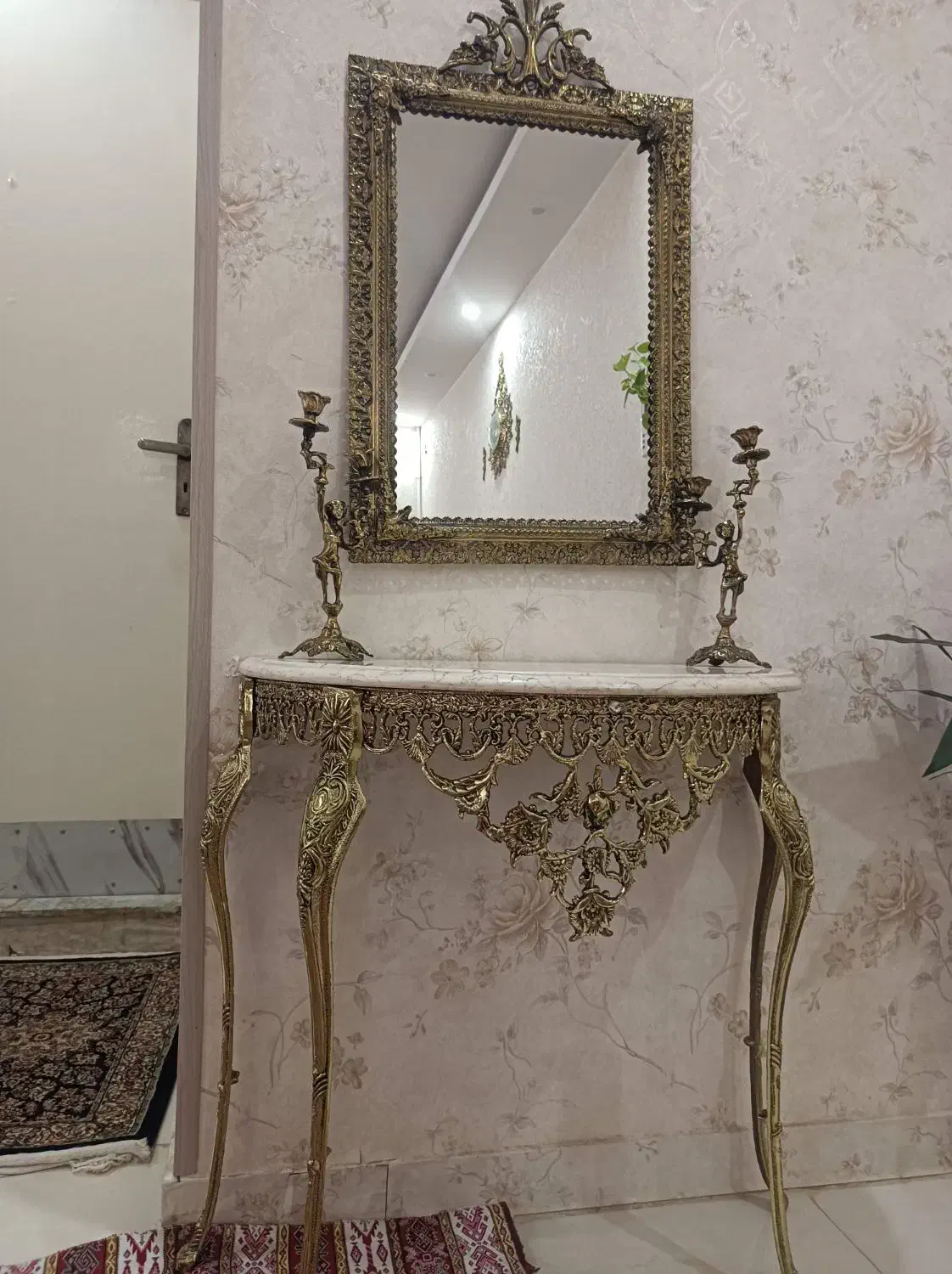 میز کنسولی و آینه و سمعدان|بوفه، ویترین، کنسول|اراک, |دیوار