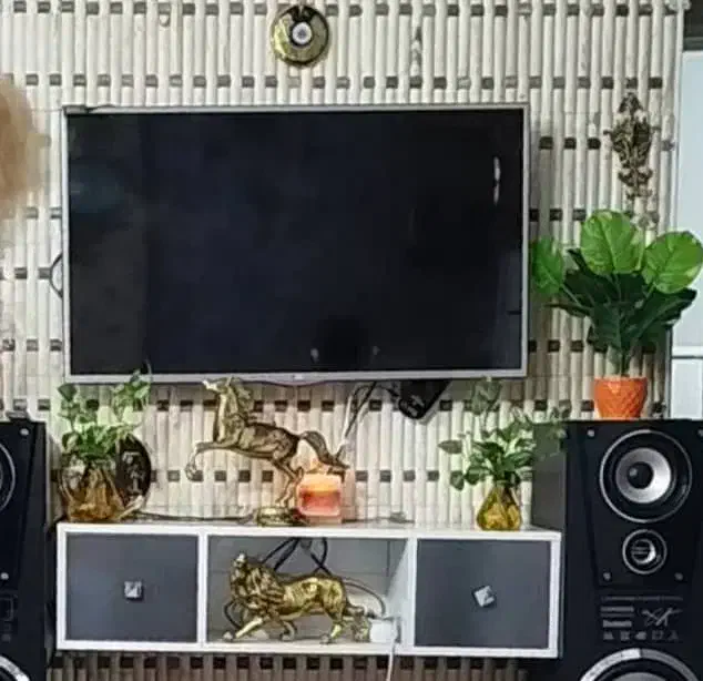 تلویزیون ال جی 42اینچ|تلویزیون و پروژکتور|قرچک, پارس سرام|دیوار