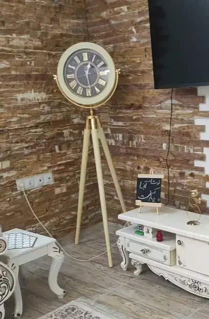 ساعت ایستاده رنگ کرم|ساعت دیواری و تزئینی|رشت, کوی مهر|دیوار