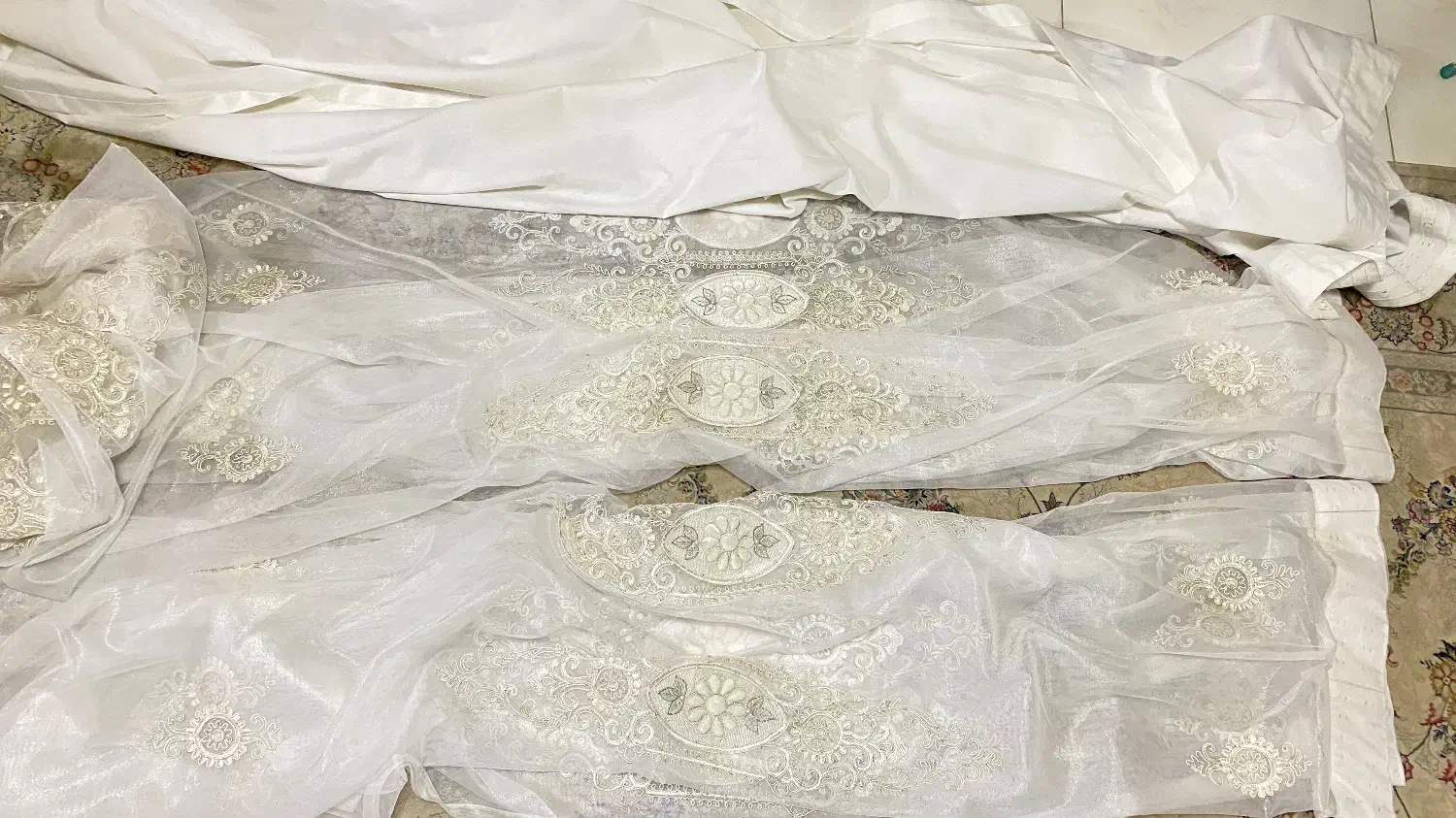 پرده ب همراه متعلقاتش|پرده، رانر، رومیزی|رشت, علی آباد|دیوار