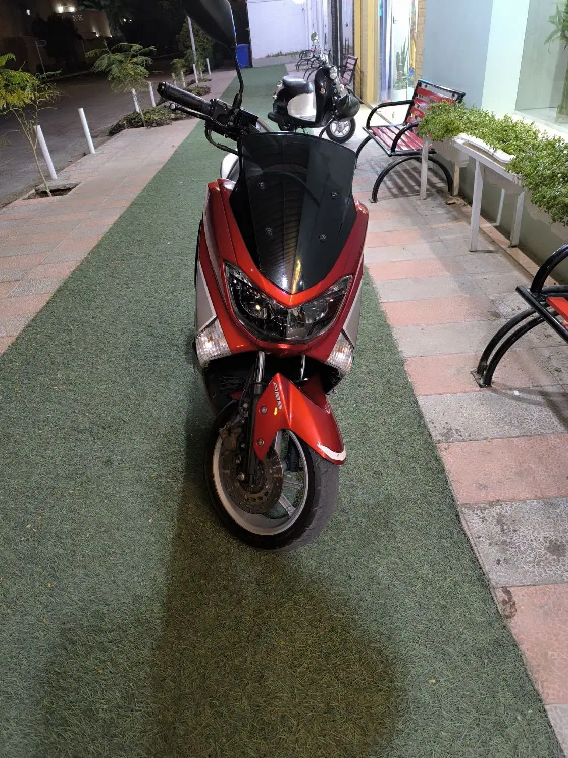 پی سی ایکس انمکس|موتورسیکلت|سیراف, |دیوار