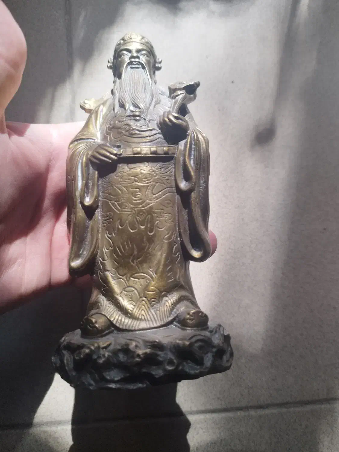 مجسمه برنزی قدیمی|کلکسیون اشیاء عتیقه|تهران, امام زاده عبدالله|دیوار