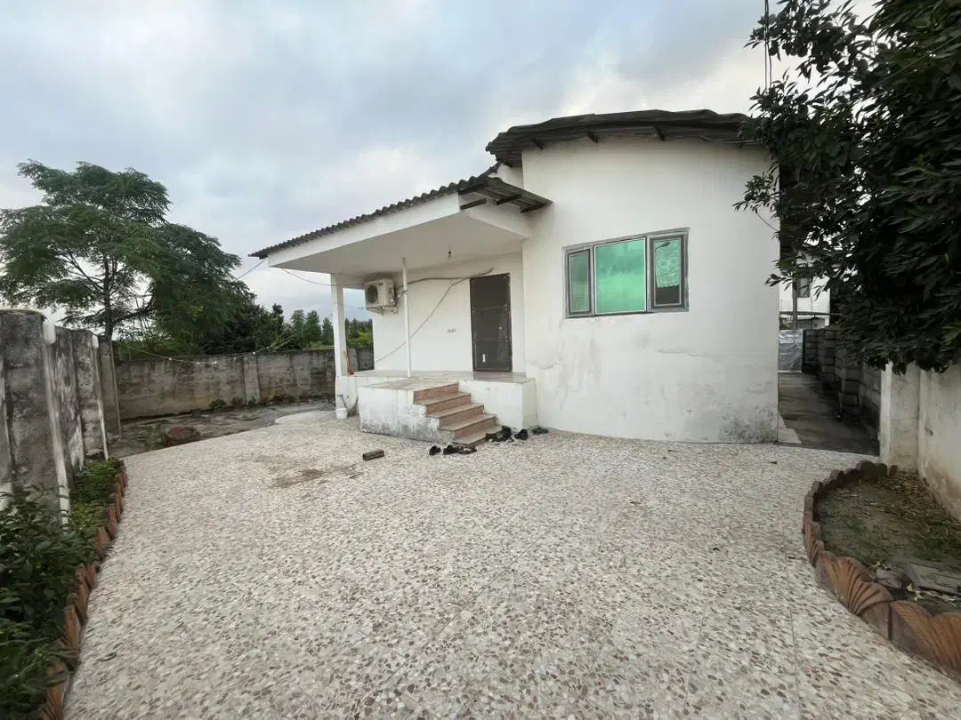 ویلای قدیمی دلباز وتمیز ۲۸۰متری سنددار|فروش خانه و ویلا|آمل, |دیوار