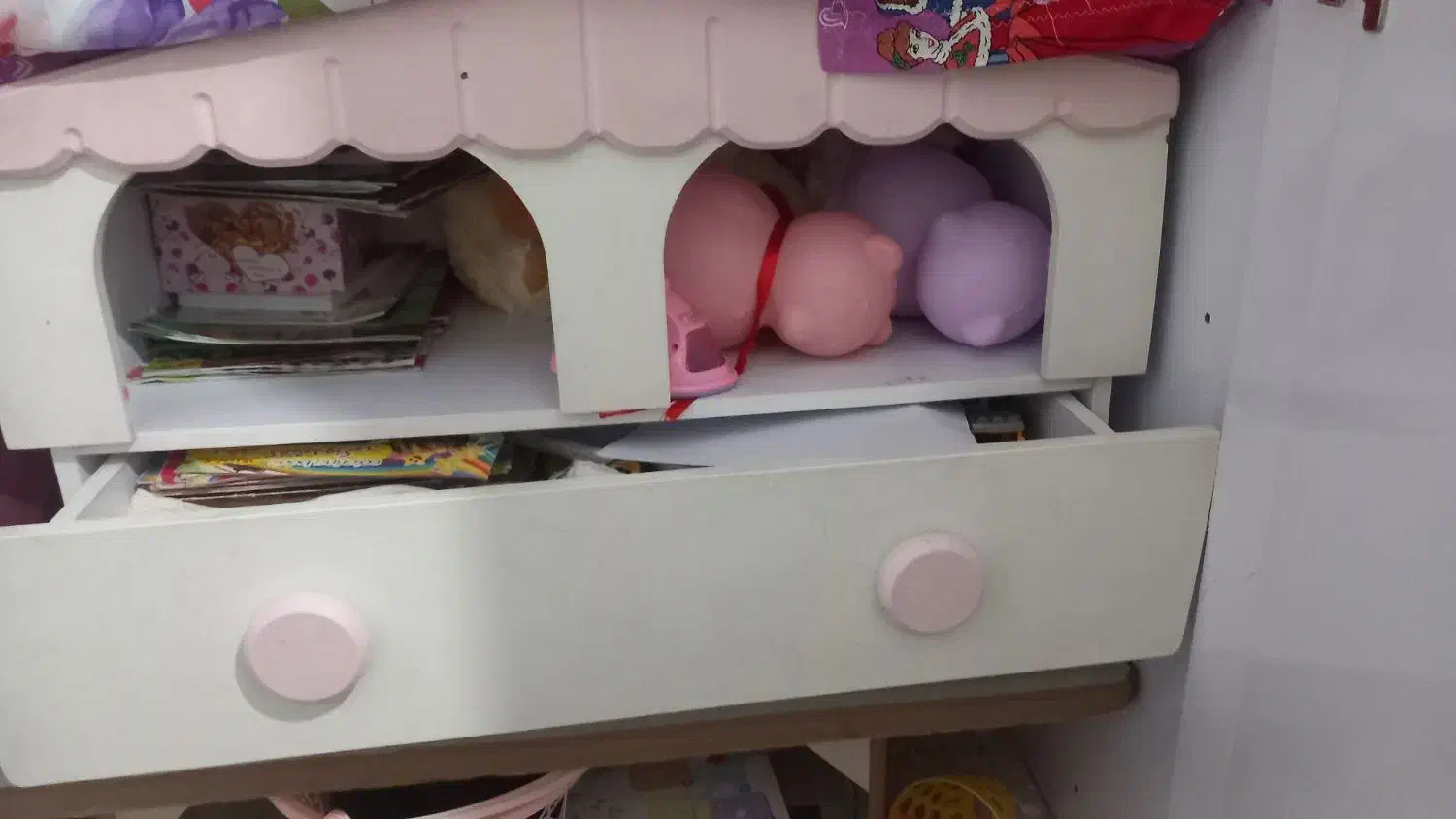 کتاب خانه کوچک مارک تی تی چی|کتابخانه، شلف، قفسههای دیواری|ارومیه, |دیوار