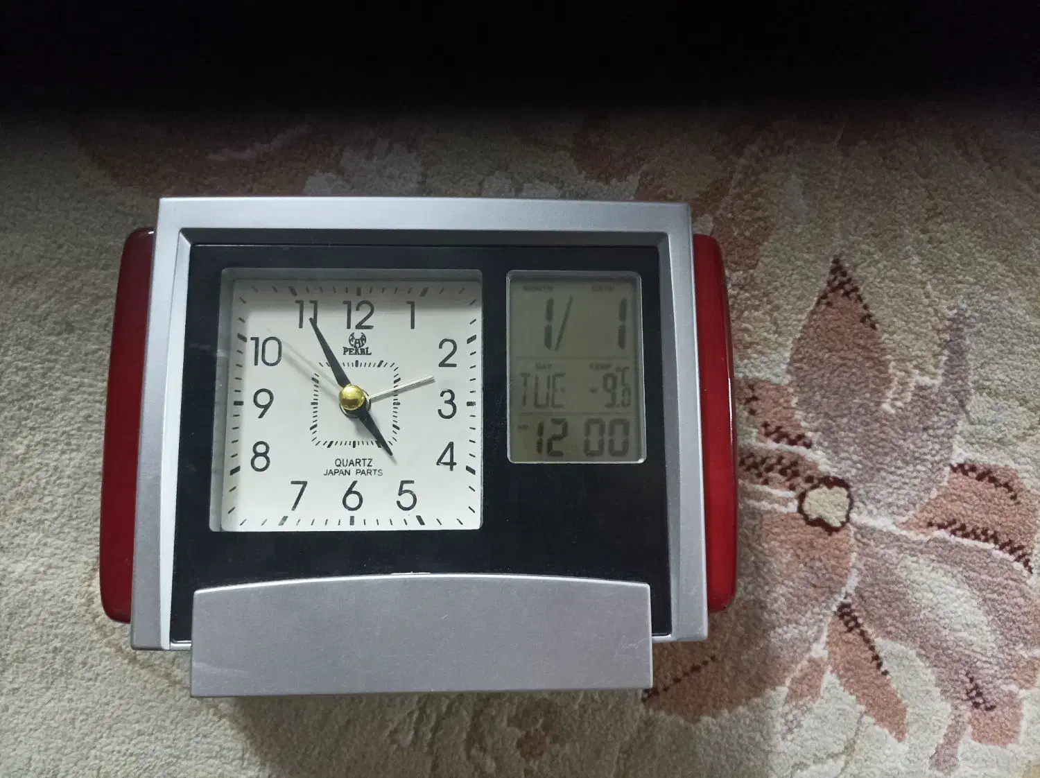 ساعت رومیزی عقربه ای و دیجیتالی|ساعت دیواری و تزئینی|قزوین, |دیوار