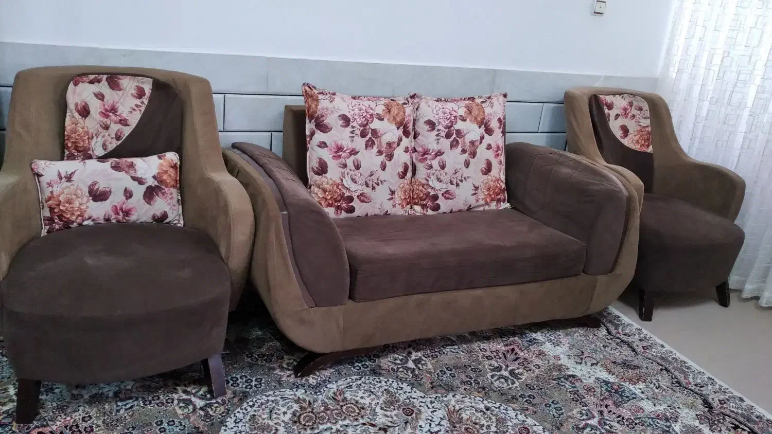 مبل|مبلمان خانگی و میز عسلی|قائن, |دیوار